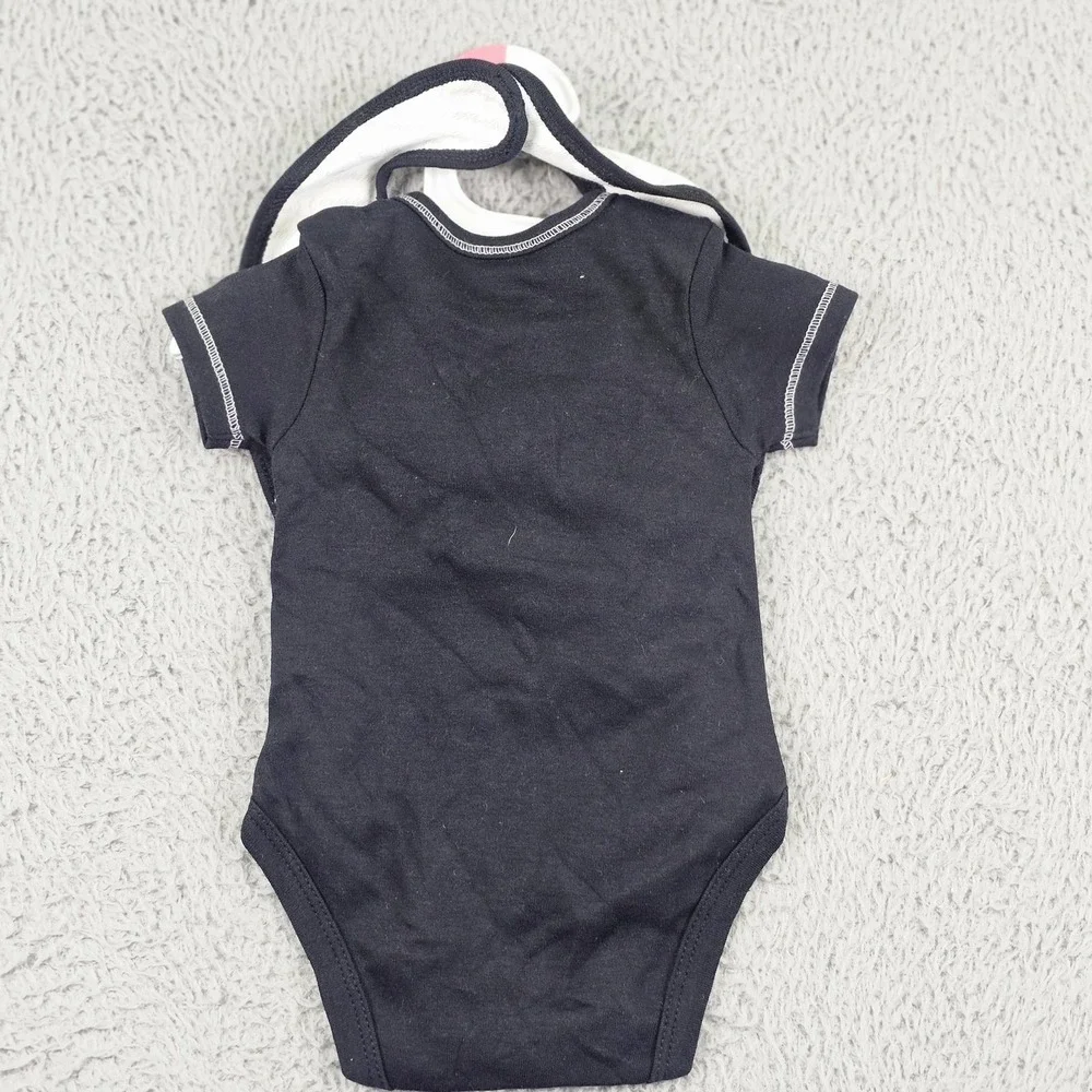 Chicago White Sox One-piece Boys 0-3 Months MLB Baseball Genuine Merchandise Bib